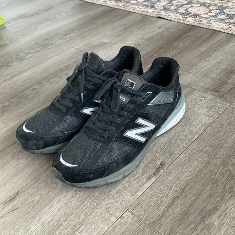 New Balance 990 v5